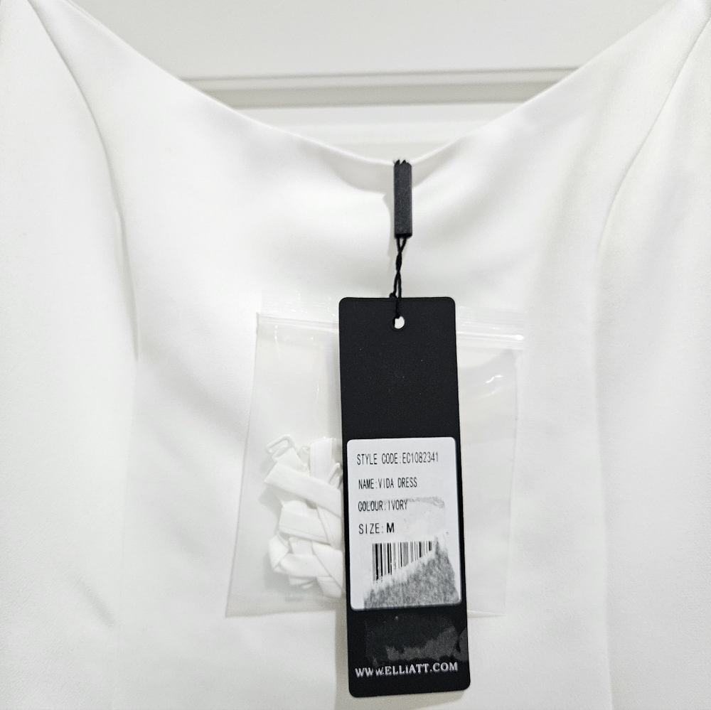 Elliatt Vida Dress - Picture 6 of 6